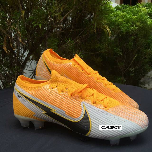 sepatu bola nike vapor