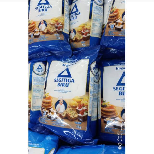 

Tepung terigu segitiga biru 1 kg