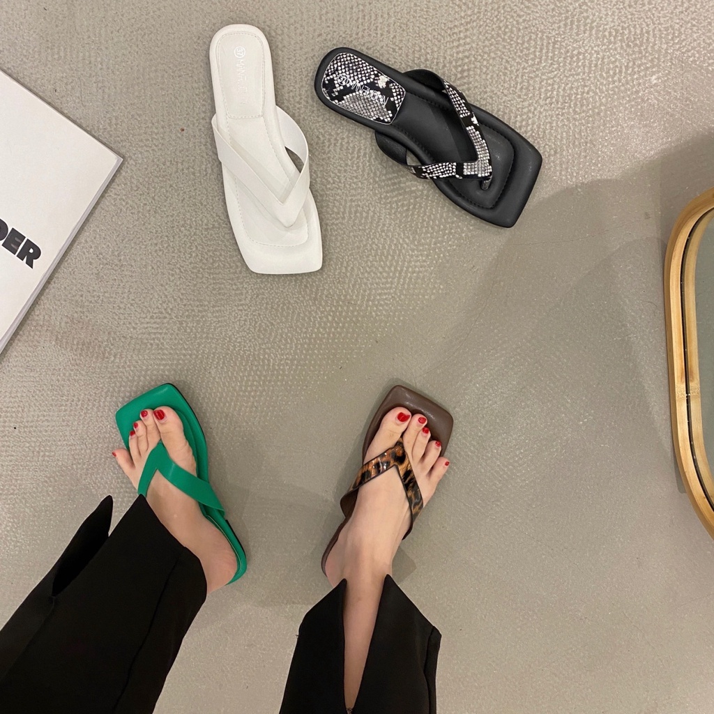 【New】FRS Home 2022 Musim Semi dan Musim Panas Baru Fashion Sandal Wanita Memakai Square-toe Flat San