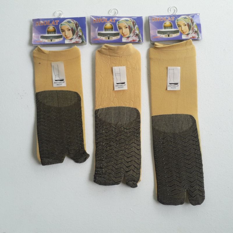 Kaos Kaki Stoking Jempol Tipis Anti Slip Wanita Warna Kulit Coklat Pendek Muslimah Telapak Hitam