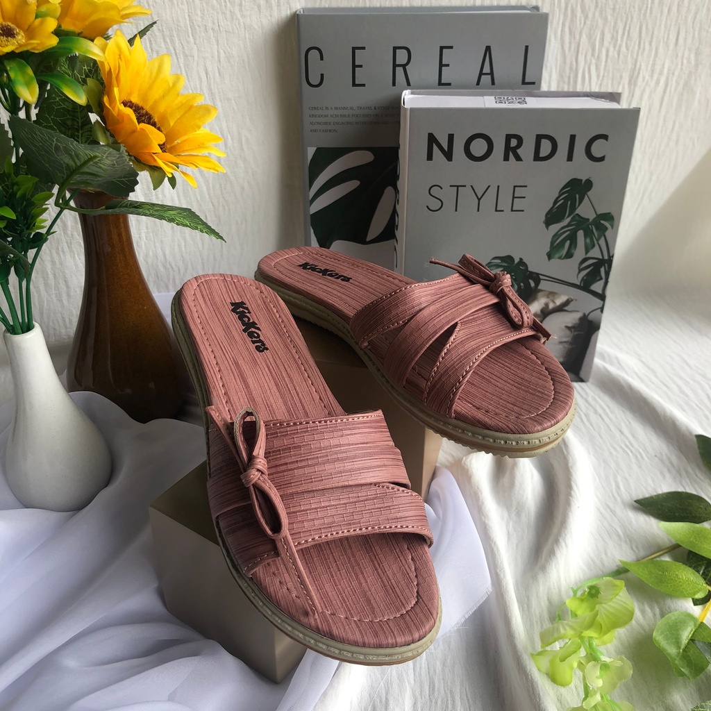 SLOP PITA 4 SANDAL SENDAL CEWEK POPULER FLAT WANITA TERLARIS TERMURAH Series Sandal Slop Slip On Teplek Wanita Sandal Cewek RAMADHAN SALE GRATIS ONGKIR SENDAL WANITA SLOP RAJUT TEPLEK MURAH KEKINIAN SIMPLE SANTAI SANDAL PEREMPUAN FLAT SELOP SLIP CASUAL