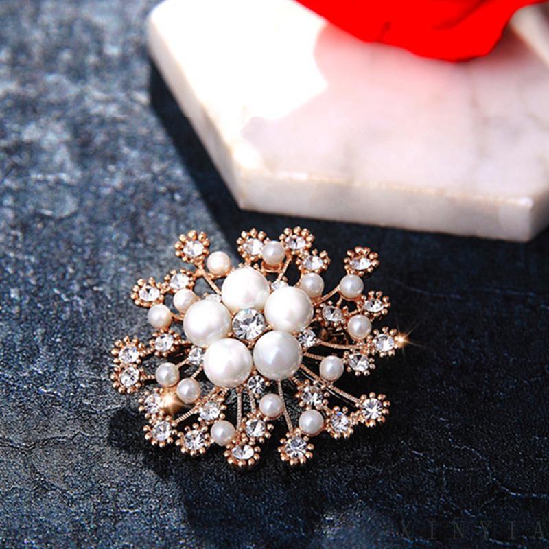 【Bayar di tempat】kepingan salju berlian brooch fashion aksesoris korean wanita pakaian pins impor berkualitas tinggi Aksesoris Pakaian Wanita