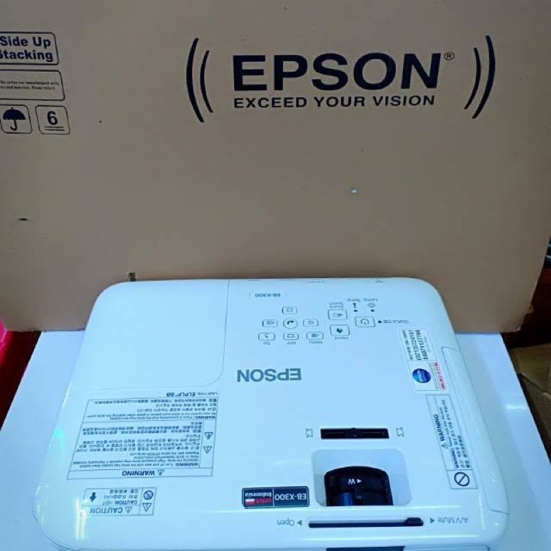 Proyektor Epson EB-X300 EB X300