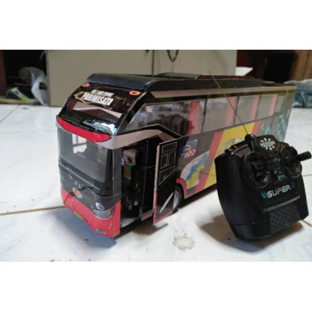 Miniatur bus Akas HD Prime skala 1:40