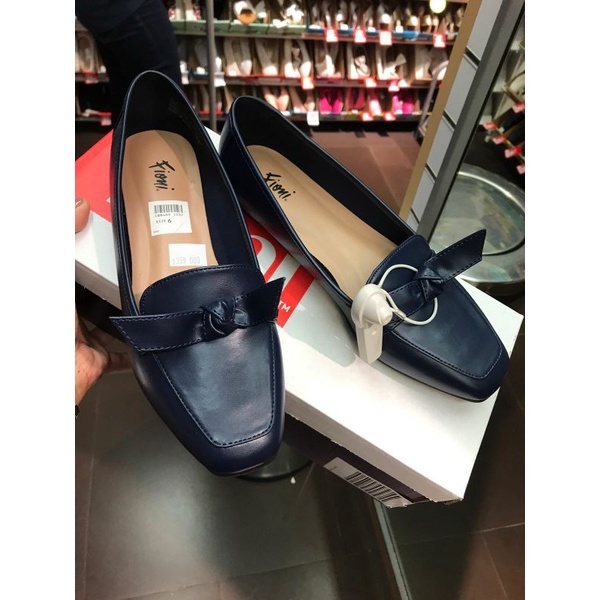 Sepatu Fioni original sale by payless ( Size 36'5 saja )
