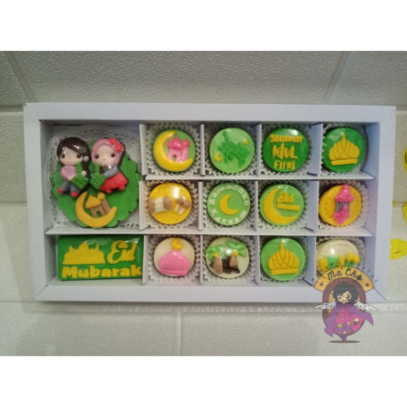 

cokelat karakter 12pcs + cokelat ucapan + cokelat besar