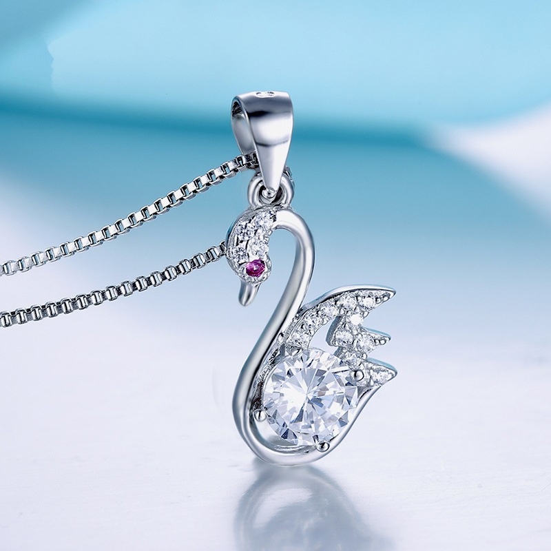 [Ready Stock]Fashionable Elegant 925 Silver Diamond Swan Pendant Necklace