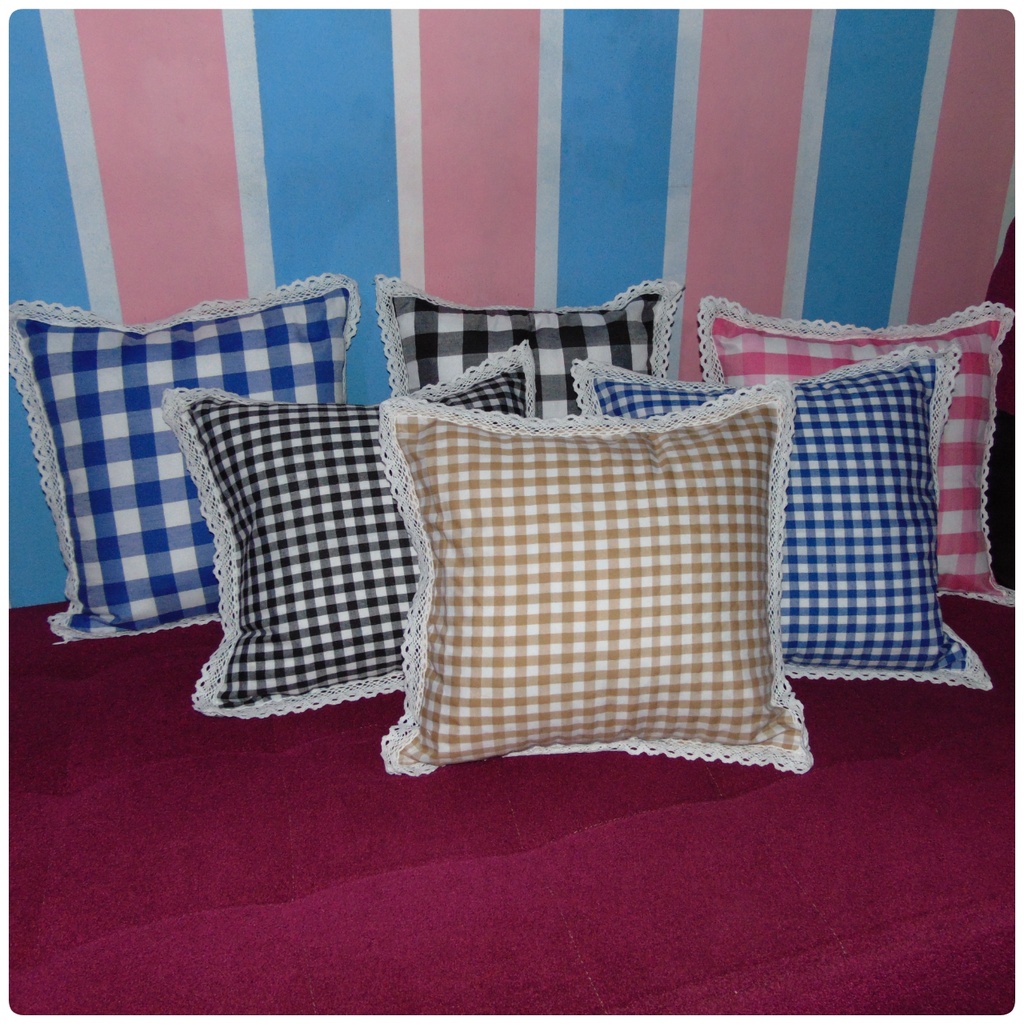 Sarung Bantal Sofa / Sopa RENDA Rajut Motif Kotak-kotak Cantik Estetik Uk 40 x 40 cm Gaya Korea dari Ismi Store
