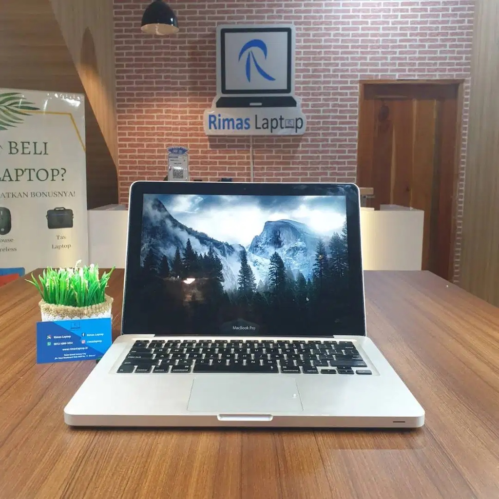 Macbook Pro core 2 duo RAM 4GB SSD 128GB Bekas second