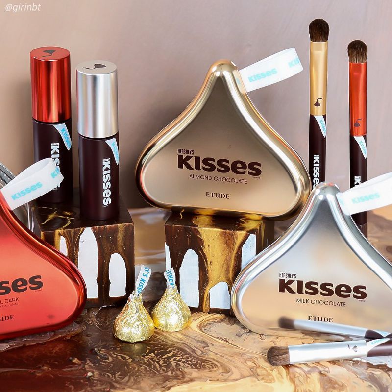 Etude Hershey's Chocolate Eyeshadow Palette Almond Chocolate