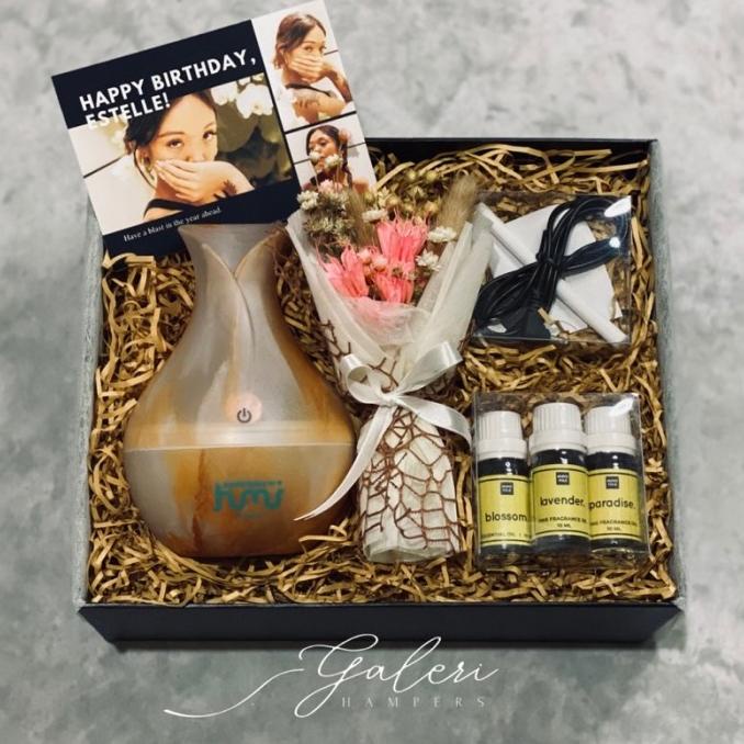 

HAMPERS HUMIDIFIER & FRAGRANCE OIL KOTAK KADO HADIAH CEWEK COWOK DV612CDC2