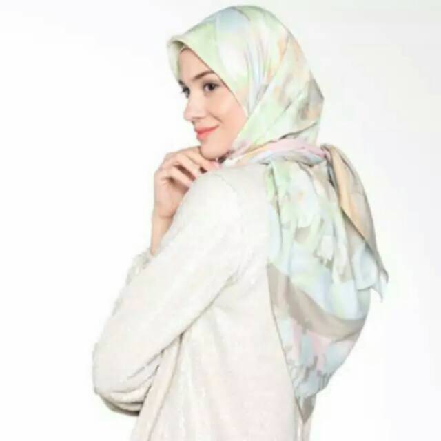 Ria Miranda Signature Scarf