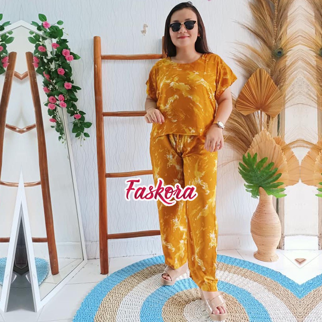 Piyama Rayon Jumbo Lengan Pendek One Set Wanita Kekinian Remaja Pajamas Polos Kombinasi Auristela-Bercak Kuning