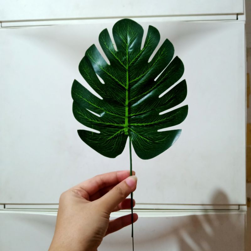 Daun Monstera Plastik