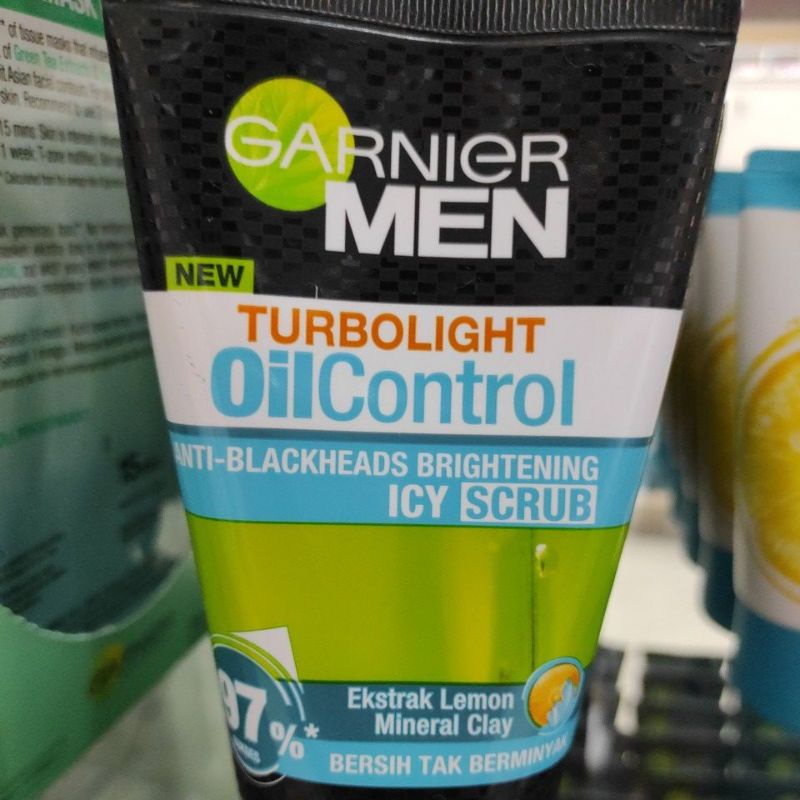 Garnier Men Turbo Light Oil Control Anti Blackheads Brightening Icy Scrub