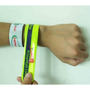 MAINAN JADUL PENGGARIS GELANG SLAP SNAP BRACELET - 100 PCS - MURAH