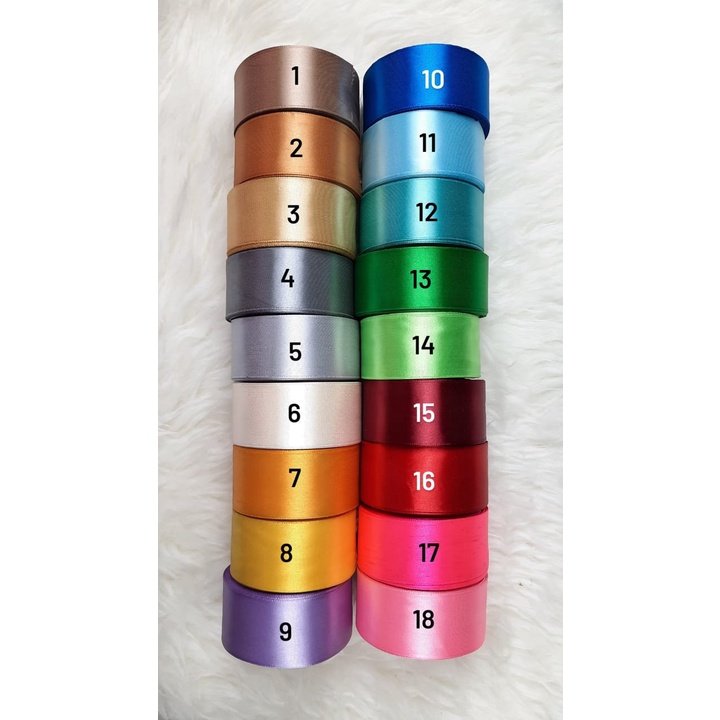 

Pita Satin Warna-Warni 1 1/2 Inch / 4 cm 20 Yard Per Roll Import Taiwan