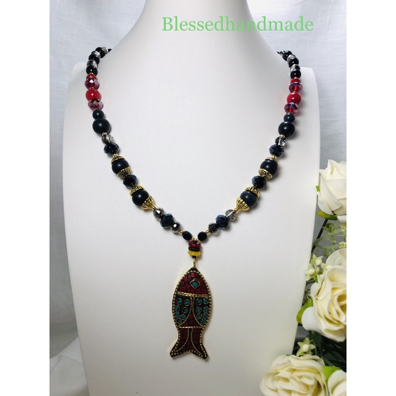 kalung tali batu alam dan liontin ikan Nepal