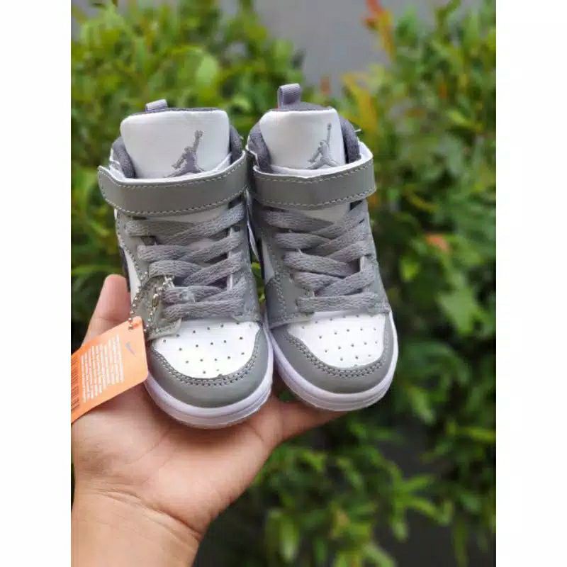 SEPATU JORDAN ANAK DIOR / SEPATU SNEAKER ANAK / SEPATU ANAK LAKI / SEPATU ANAK PEREMPUAN / SEPATU NIKE JORDAN ANAK KUALITAS IMPORT