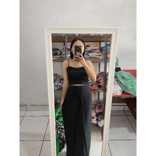 ONE SET KULOT PATTERN // SETELAN TANKTOP FLOWERY-Hitam polos