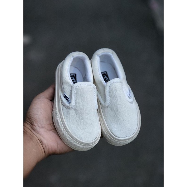 sepatu anak vns slip on krem laki dan perempuan