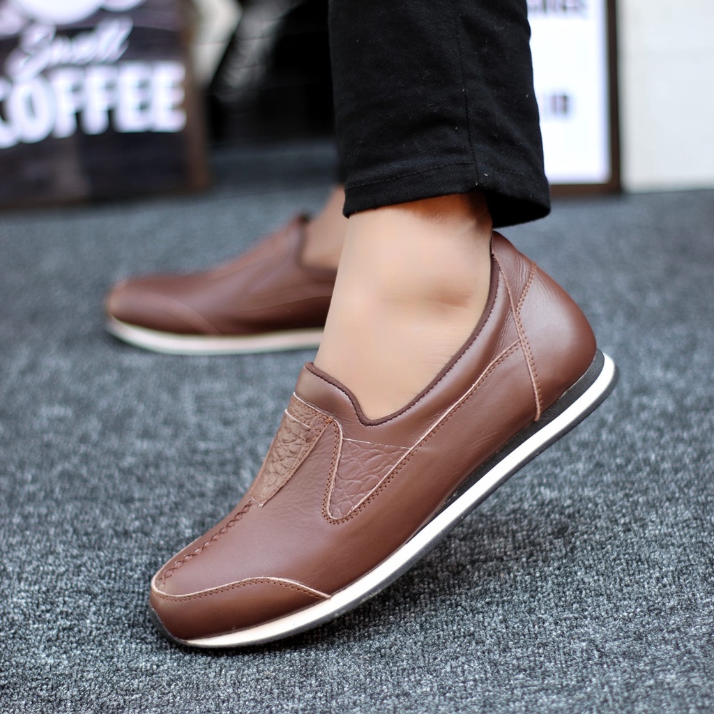 Abrhm Gavin - Sepatu Casual Sneakers Pria Kulit Asli Kerja Santai Hitam