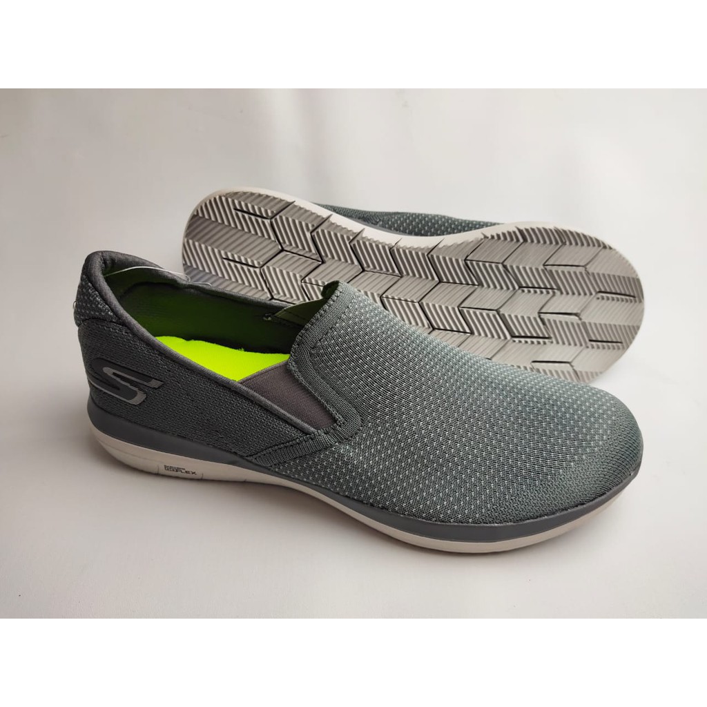 Skechers Manuver / Skechers Pria / Sepatu Pria / Sepatu Skechers Pria / Sepatu Slip On Pria