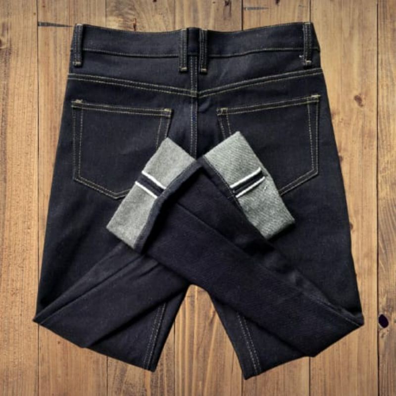 CELANA JEANS DENIM SELVEDGE KAKU BLACK INDIGO 15 OZ