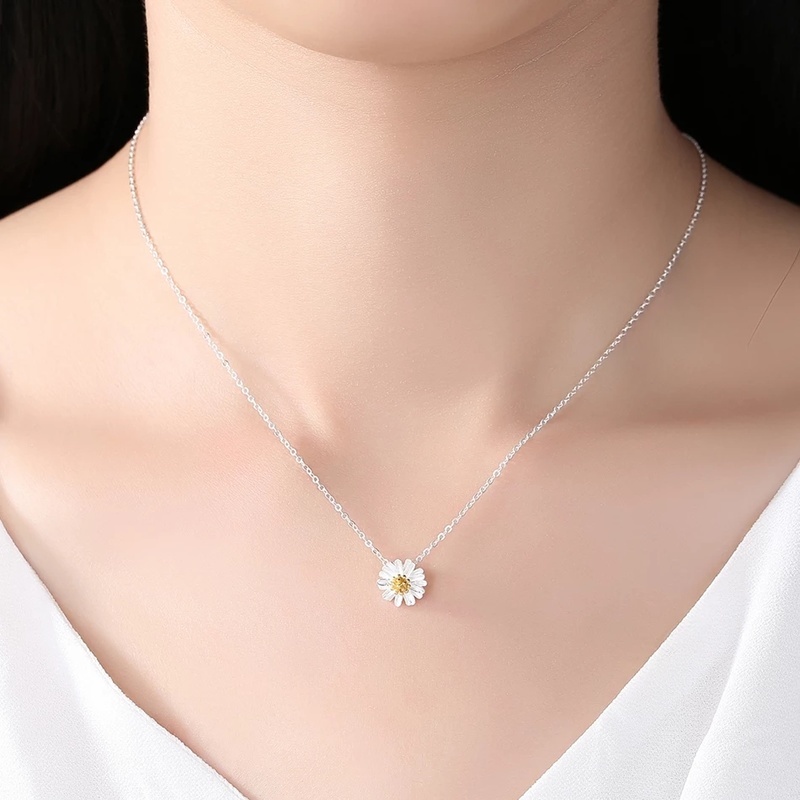 Set Kalung + Gelang + Anting + Cincin Bentuk Bunga Daisy Warna Silver Untuk Wanita