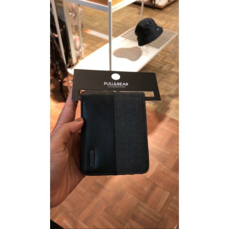 Dompet Pria Pull and Bear Berpanel Abu-Abu dan Hitam Original