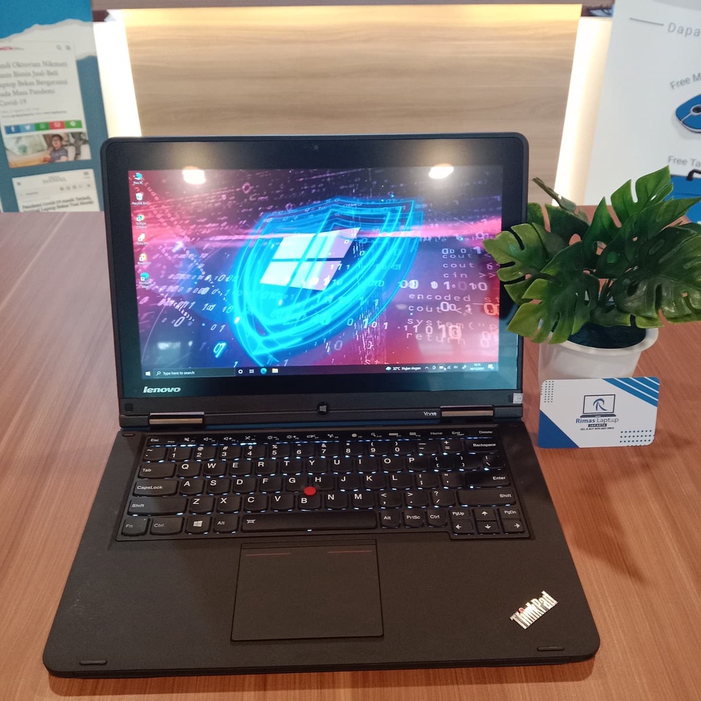 Lenovo Thinkpad Yoga Touchscreen i5 8GB SSD 128GB Second Bekas