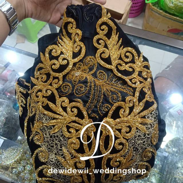1set, Kebaya + Beskap Lengkap (BONUS 2 PASANG SELOP)