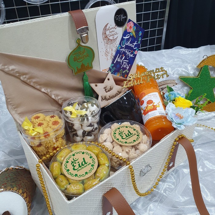 

Paket box hampers lebaran kue kering toples murah 71