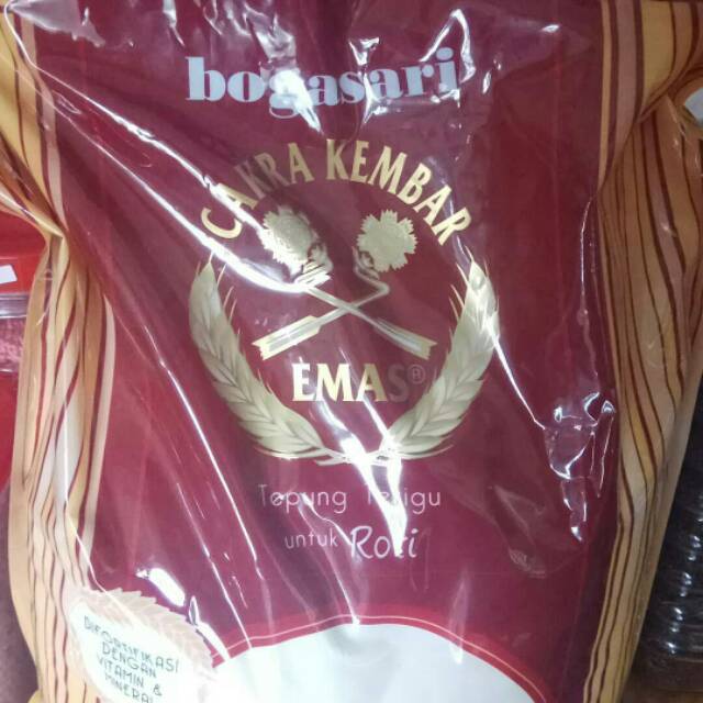 

Tepung Terigu Cakra Kembar Emas 5kg