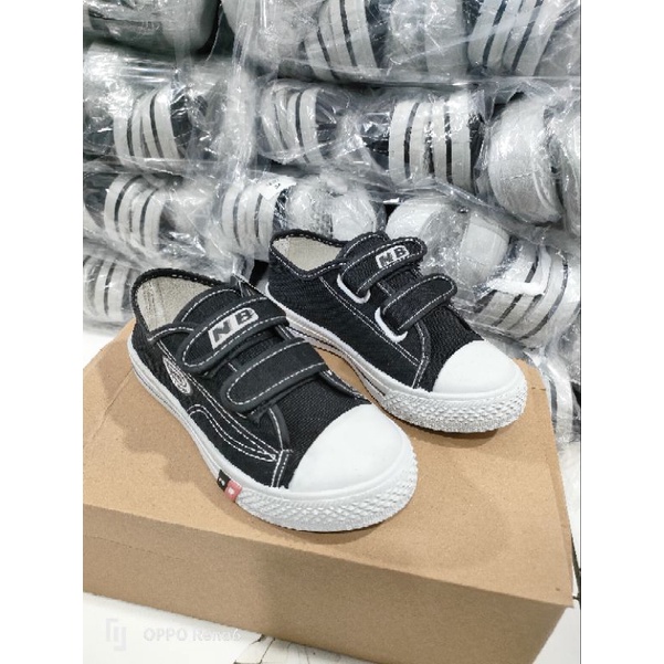 sepatu sekolah prepet pendek terlaris terbuat dri bahan kanvas
