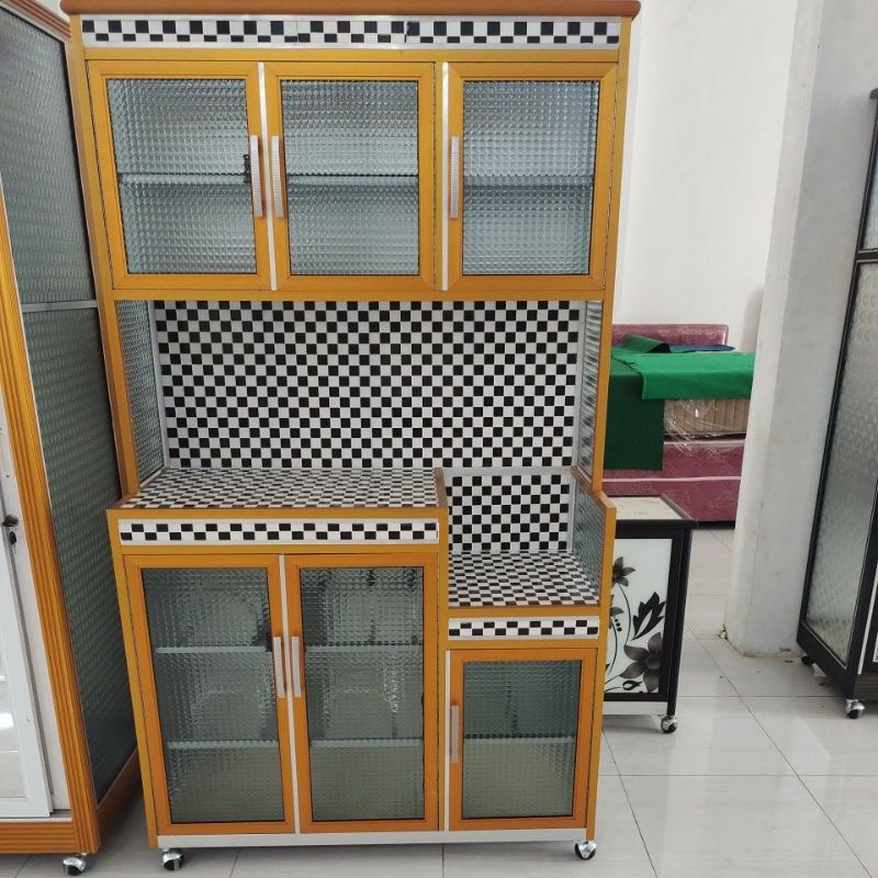 Lemari makan/ Rak piring 3 pintu