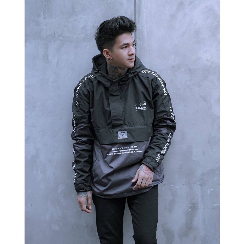 JAKET PRIA - JAKET WANITA - JAKET CAGOULE SALVIO HEXIA - JAKET CAGOULE - JAKET PARASUT - JAKET - JAKET PARASIT - JAKET PARASUT PRIA - SWEATER PARASUT PRIA - JAKET PRIA MURAH - JAKET PARASUT GAMBAR - JACKET PRIA - JAKET KEREN - JAKET VIRAL - JAKET MURAH-Boom Hitam Abu