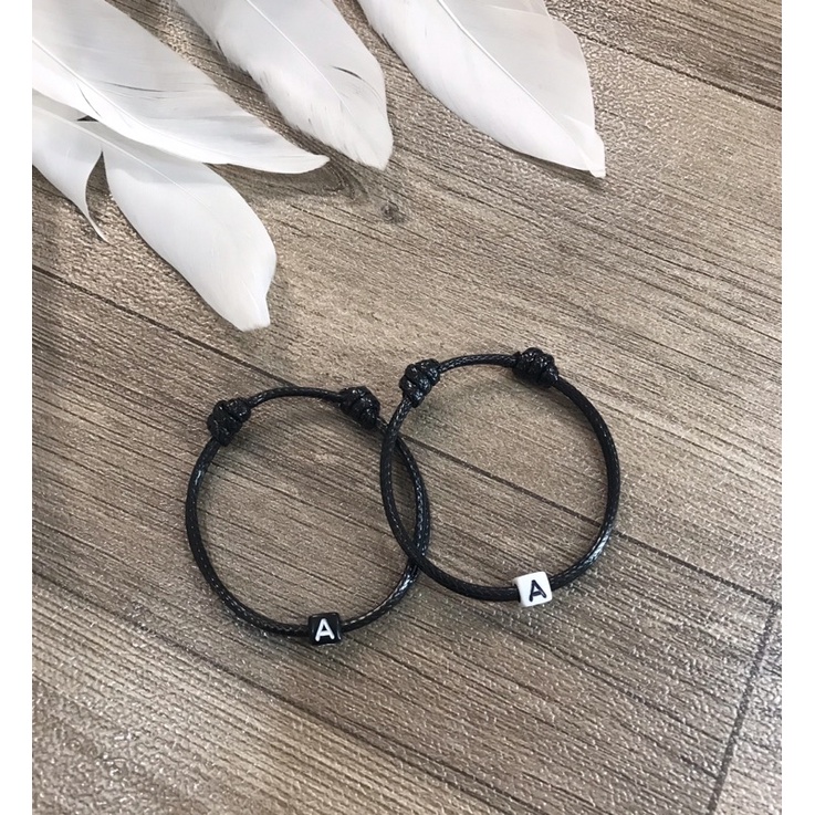 Gelang Inisial Huruf Dadu Tali Korea 2mm Inisial Huruf (Gelang Dadu Inisial A-Z Hitam Putih