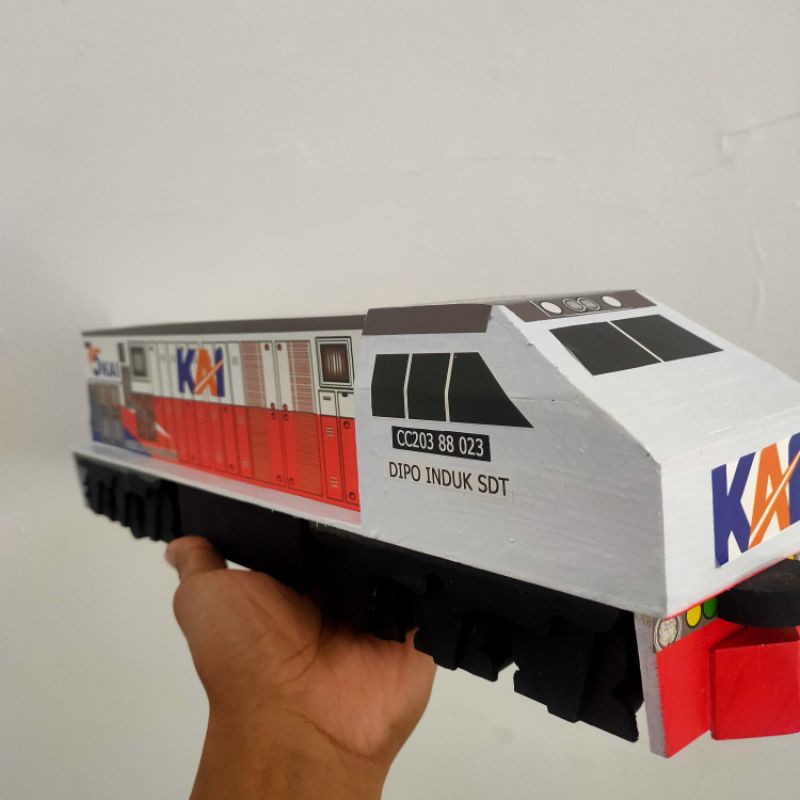 Lokomotif Kereta Api Cc203 Livery 2014 Miniatur Kereta Api Kayu