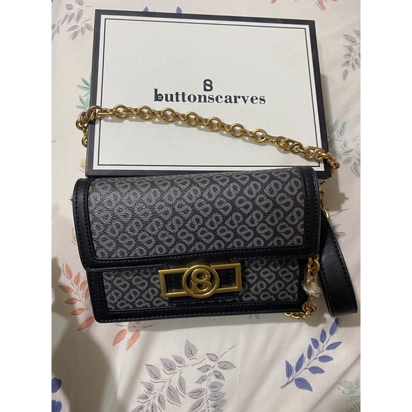 Buttonscarves izzy sling bag preloved