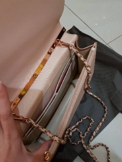 CHARLES &amp; KEITH ORI STORE CLUTCH ROSEGOLD