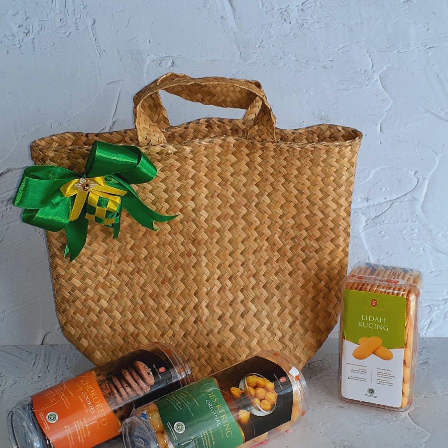 

Tas Keranjang Anyaman Bambu Kue Kering Lebaran Natal Idul Fitri