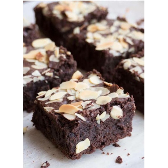 

Fudgy brownies almond