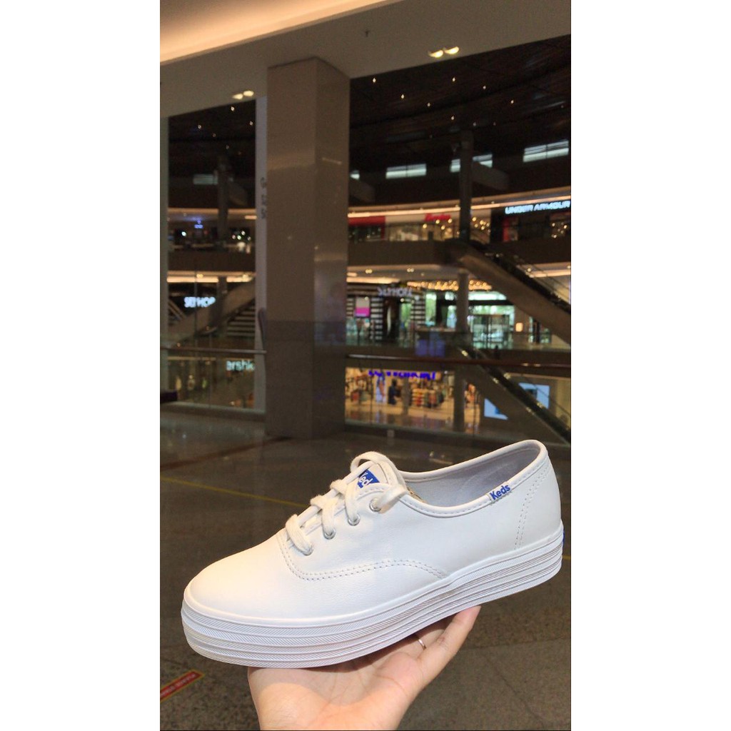 sepatu keds triple canvas