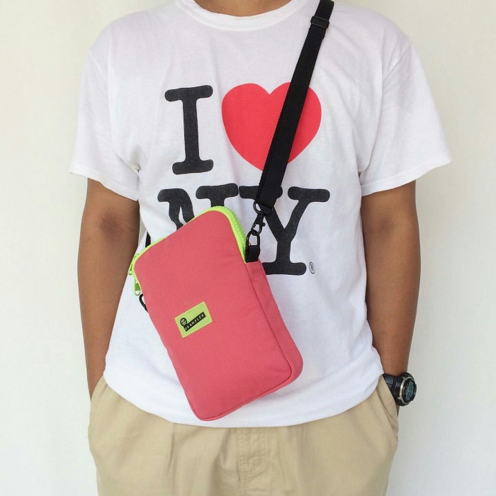Sling Bag Tas Selempang CRUMPLER Original Merah Jambu Pink  Preloved Second Bekas