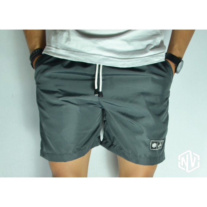 ABU TUA - Celana Pendek Santai Pantai Original Noir Vetements