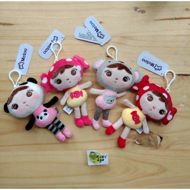 Boneka gantungan tas metoo