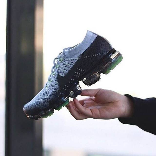 SEPATU NIKE VAPORMAX NEON "HERITAGE PACK" PREMIUM ORIGINAL. SEPATU NIKE MURAH. SEPATU RUNNING IMPORT