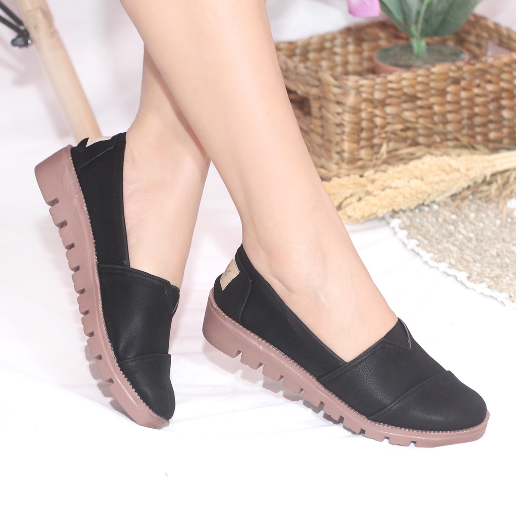 Mym2m Weslina Sepatu Wanita Slip on Kasual Terlaris