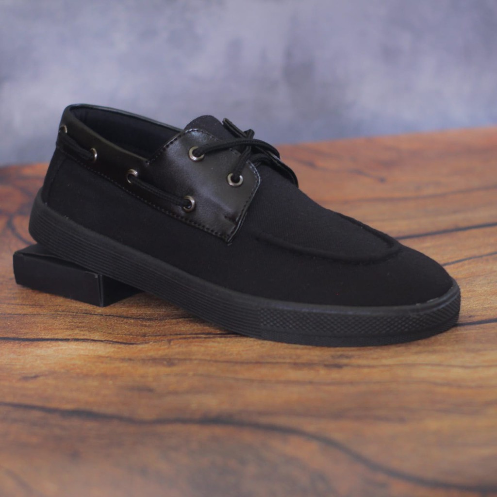 Sepatu Sneakers Canvas Pria Mr.joe